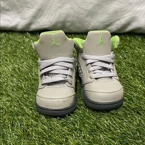 Jordan Kids Sneakers in Gray and Lime